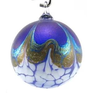 Artisan2 Ornament Shown In Northern Lights by The Furnace Glassworks