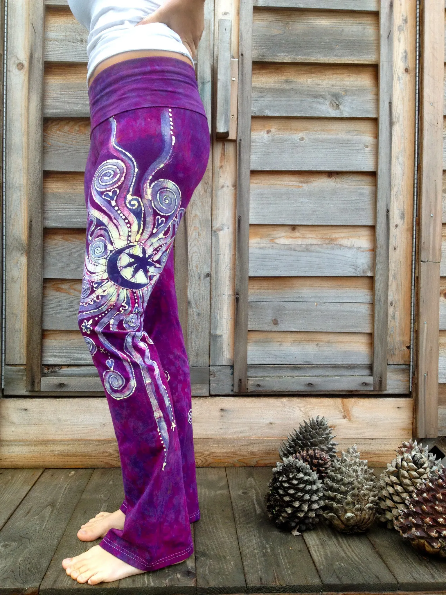 Berry Contrary Batik Stretchy Movement Pants