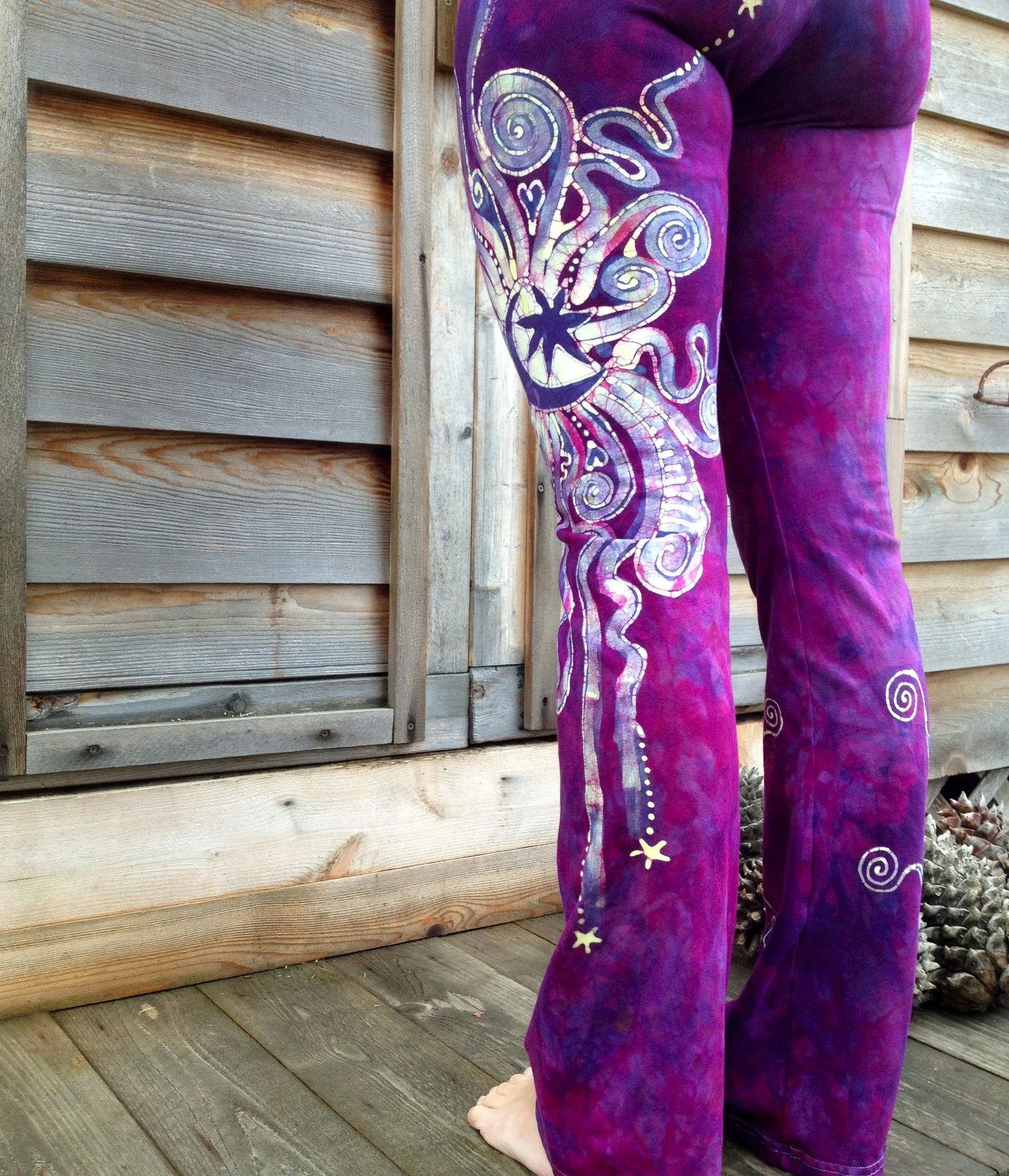 Berry Contrary Batik Stretchy Movement Pants