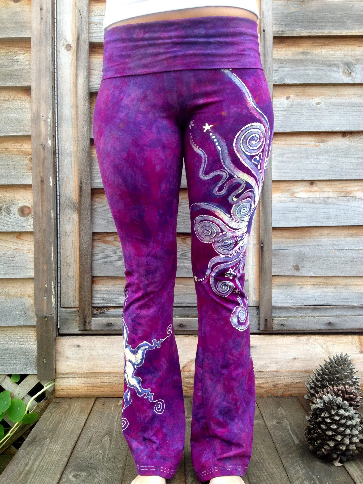 Berry Contrary Batik Stretchy Movement Pants