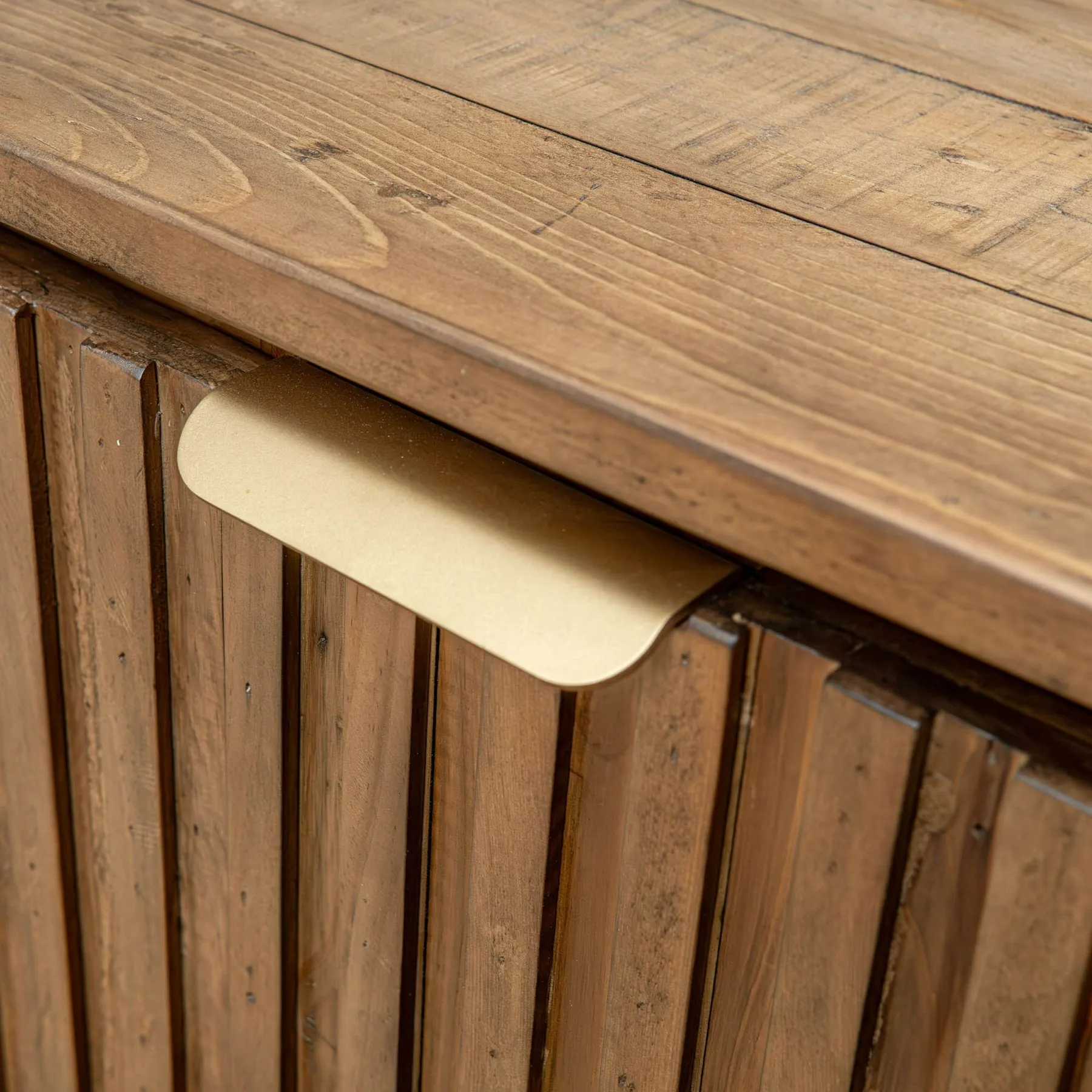 Britanica Sideboard 63"