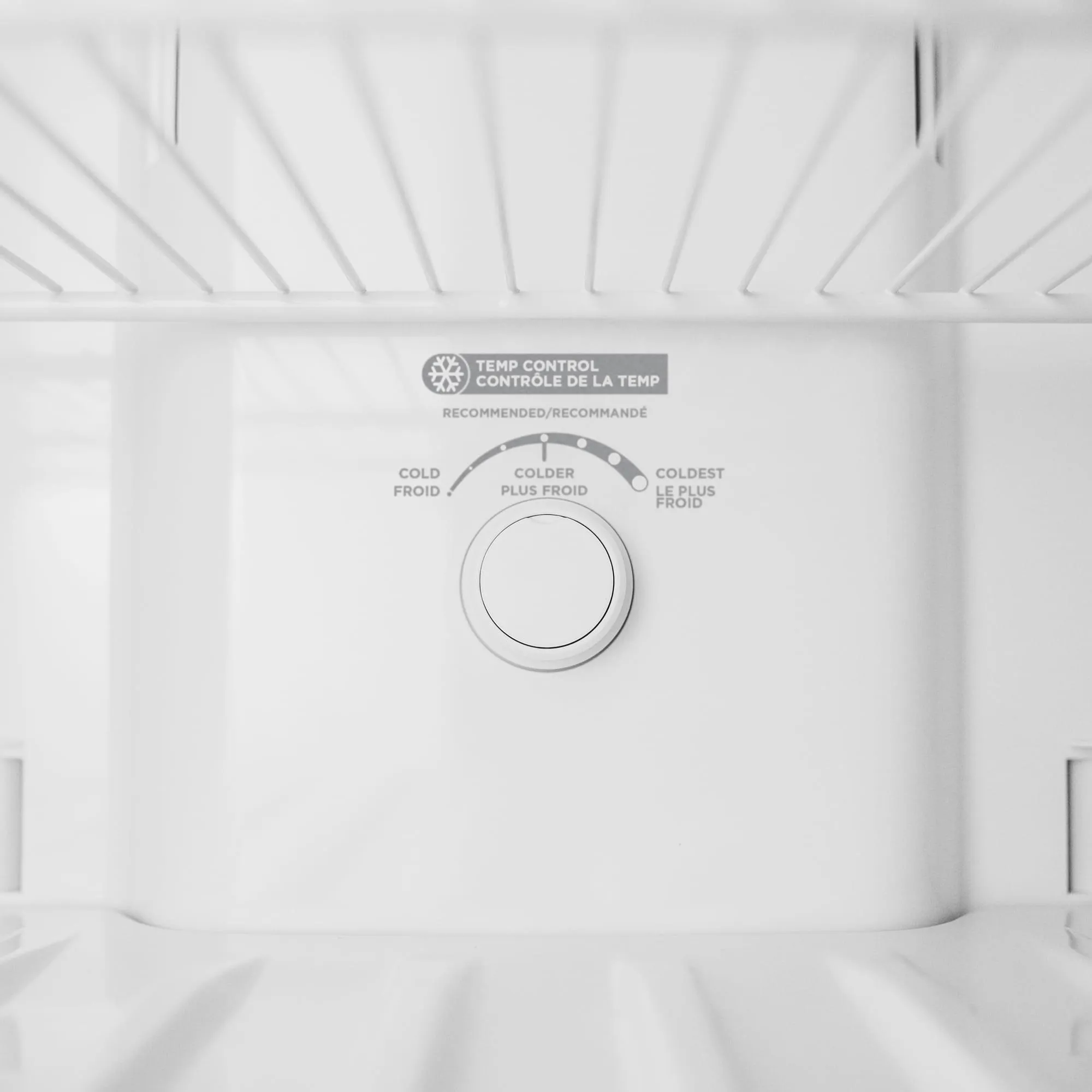 Danby 28-inch, 18 cu. ft. Freestanding Top Freezer Refrigerator DFF176B1SLDB