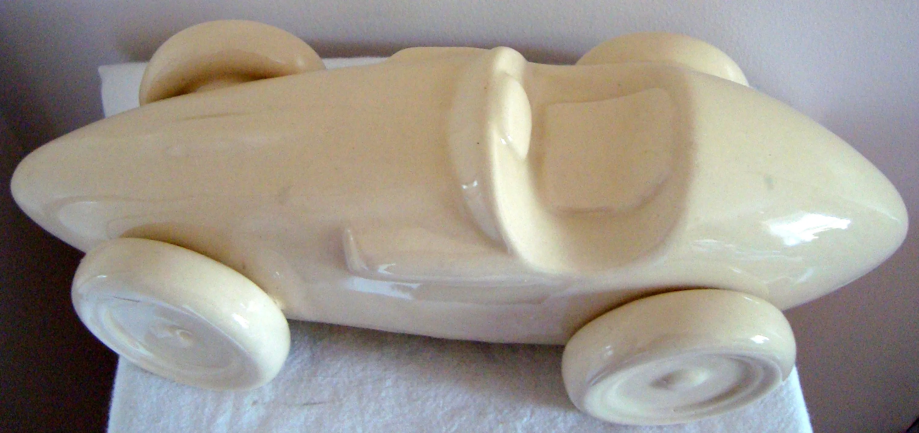 Vintage Vanwall F1 Classic Racing Car Pair Ceramic Display Ornaments/Book Ends